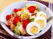 Bếp Eva - Cách làm salad cá ngừ từ đồ hộp