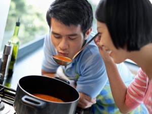 Tôi vẫn ngửa tay xin tiền vợ, chẳng sao!