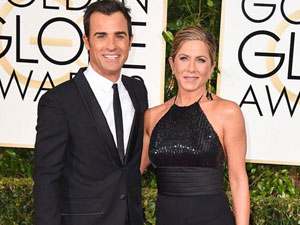 Jennifer Aniston tươi rói bên vị hôn phu tại QCV 2015