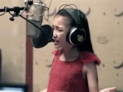 Clip Eva - Bé 9 tuổi hát Call me maybe cực hay