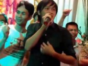 Clip Eva - Hoài Linh hát đám cưới gây sốt