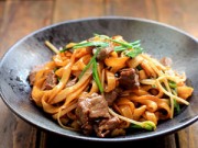 Bếp Eva - Phở xào thịt bò thơm lừng ai cũng mê