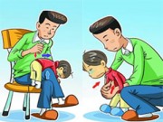 Làm mẹ - Minh họa cách sơ cứu trẻ bị hóc nghẹn mẹ phải biết