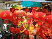 Mua sắm - Giá cả - Phố Hàng Mã ngập tràn sắc đỏ đón Tết