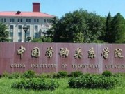 Tin tức - Nam sinh kiện trường đuổi học vì bệnh máu khó đông