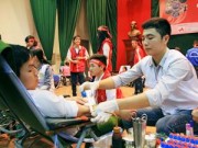 Tin tức - Hàng nghìn người tham gia hiến máu ngày 'Chủ nhật đỏ'
