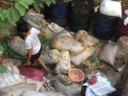 Mua sắm - Giá cả - Xưởng chế mỡ bẩn trong căn nhà hoang giữa Hà Nội