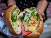 Bếp Eva - Hàng bánh mì Sài Gòn "nhẵn mặt" trên blog Tây