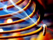 Nhà đẹp - Bàn thờ không nên đặt nhiều đồ kim loại