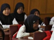 Tin tức - Muốn nhận bằng, nữ sinh Indonesia phải kiểm tra trinh tiết?