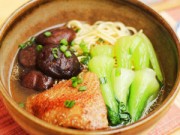 Bếp Eva - Đón tuần mới với mì vịt tiềm