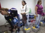 Tin tức - Venezuela: Muốn vào siêu thị, phải kiểm tra vân tay