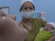 Bà bầu - Nghẹn ngào phút ly biệt của người mẹ ung thư sinh con