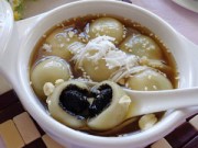 Bếp Eva - Chè trôi nước nhân vừng đen nóng hổi