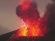 Clip Eva - Người đàn ông mạo hiểm quay núi lửa phun trào