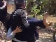 Tin tức - Thiếu nữ đánh nữ sinh ngất xỉu ngay trên đường