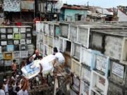 Tin tức - Nơi người sống “ăn ngủ” cùng hàng trăm ngàn tử thi