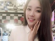 Làng sao - Hoa hậu Kỳ Duyên khoe mặt thon gọn "bất thường"
