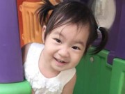 Làng sao - Ngắm nụ cười thiên thần của con gái Lý Hải