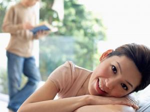 Nỗi uất ức của người đàn ông có vợ giỏi