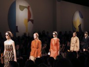 Thời trang - Chân dài nào thống lĩnh sàn diễn thu đông 2015?