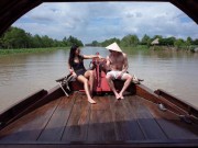 Làng sao - Zac Efron đăng ảnh du lịch sông nước ở Việt Nam