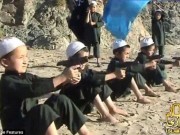 Tin tức - Một tỉ đồng một trẻ em đã "tẩy não" để đánh bom tự sát