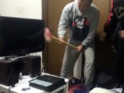 Clip Eva - Bố đập nát chiếc PS4 mới toanh của con vì quá mải chơi