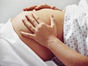 Bà bầu - Làm gì khi bị vỡ ối sớm?