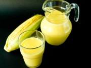 Làm mẹ - Mùa đông, đừng quên làm sữa ngô thơm nóng béo ngọt cho bé!
