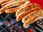 Làm mẹ - 4 thực phẩm 'giết' trí thông minh mẹ vẫn hồn nhiên cho con ăn