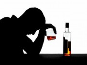 Sức khỏe - Cái chết rình rập người uống rượu ngày lạnh giá