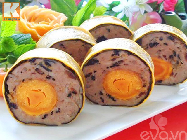 Chả trứng muối ngũ sắc lạ miệng mà ngon