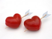 Bếp Eva - Xếp cà chua hình trái tim cho Valentine trong 1 phút