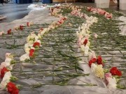 Tin tức - Rửa bát kiếm tiền tặng hoa 800 bạn nữ dịp Valentine