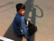 Tin tức - Gặp lại cậu bé vé số tật nguyền từng bị cướp giật