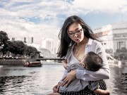 Bà bầu - Bộ ảnh "kéo áo cho con bú nơi công sở" của bà mẹ xinh đẹp