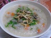 Làm mẹ - Cách nấu cháo gà ác đậm đà tăng chất cho con