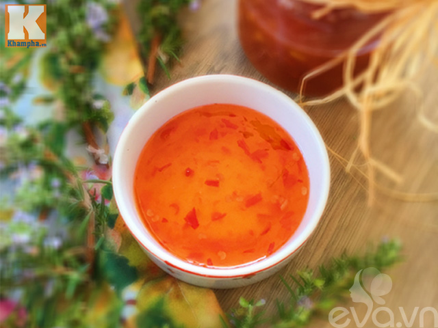 Bí kíp làm tương ớt chua cay mặn ngọt chấm nem chua rán