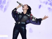 Clip Eva - Thu Minh diện áo mỏng lộ nội y trên sóng truyền hình