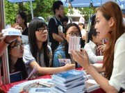Tin tức - Hàng ngàn học sinh tham dự tư vấn tuyển sinh 2016
