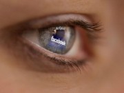 Tin tức - Cha mẹ 'khoe' ảnh con lên Facebook có thể bị phạt tù 1 năm
