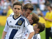 Làm mẹ - Nể nhà Beckham cách dạy con trai bản lĩnh, ga-lăng từ bé