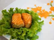 Món ngon nhà mình - Cá hồi áp chảo sốt chanh dây - MN10008