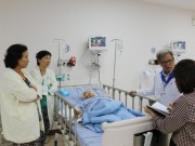 Sức khỏe - Lấy khối u 13kg trong bụng cụ bà 100 tuổi