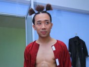 Clip Eva - Trấn Thành hát "Chờ người nơi ấy" theo phong cách Ả đào
