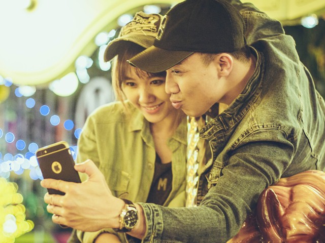 Lộ cảnh Trấn Thành hẹn hò Hari Won ở công viên Thỏ Trắng