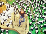 Làng sao - Nathan Lee ăn mừng MV triệu view bên “binh đoàn” gấu trúc