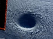Tin tức - Cận cảnh siêu bão Maysak nhìn từ trạm vũ trụ
