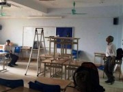Tin tức - Vữa trần lớp học rơi trúng đầu, nữ sinh viên nhập viện khâu 10 mũi